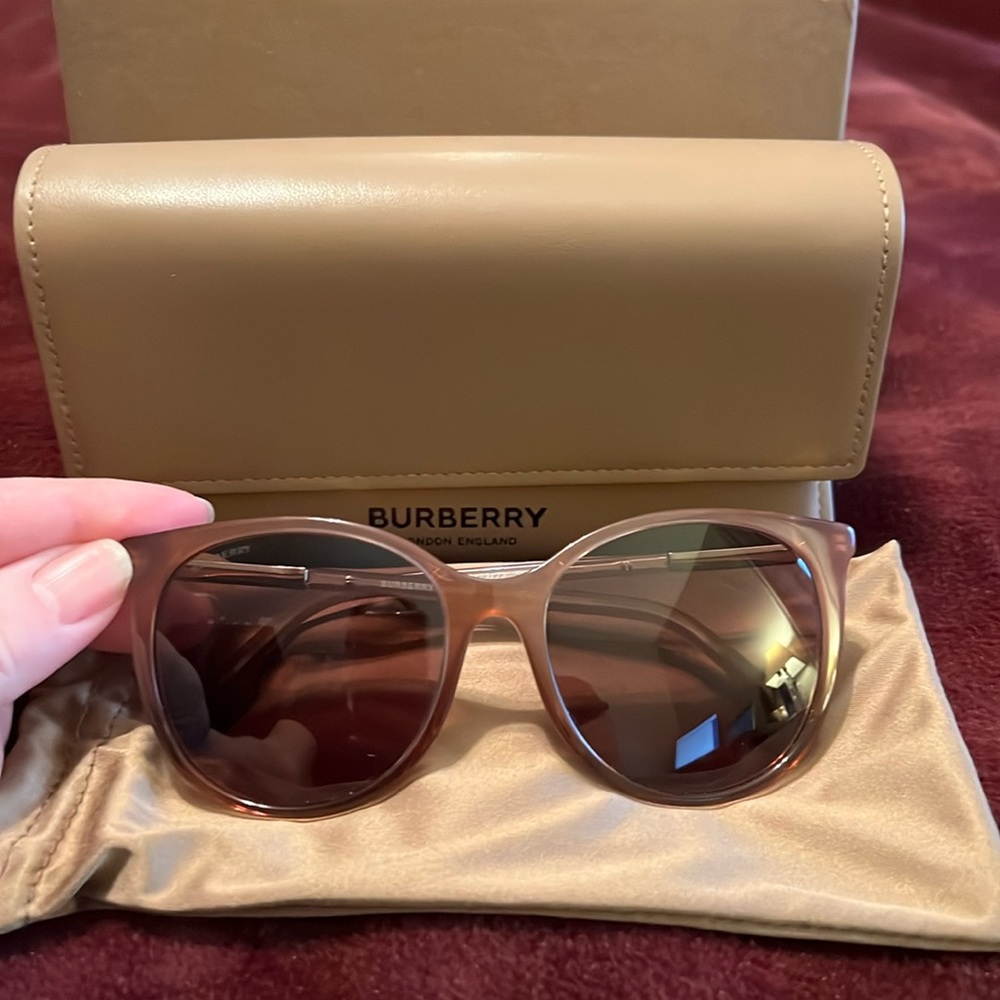 Burberry Alice sunglasses
